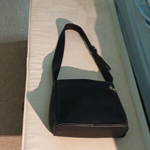Vintage Black unisex Coronado Black Leather Concealed Weapon Crossbody Bag